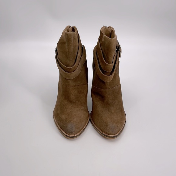 (#99)CHINESE LAUNDRY Suede Camel Boots - Picture 3 of 5